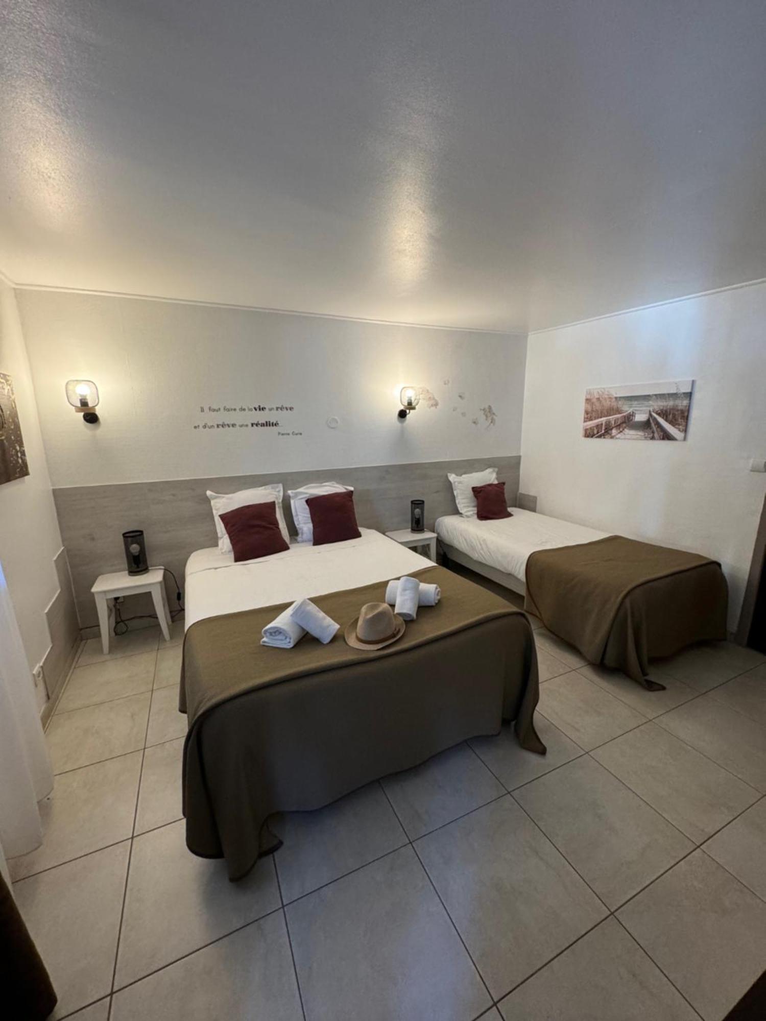 Hotel Le Medieval Aigues-Mortes Ngoại thất bức ảnh